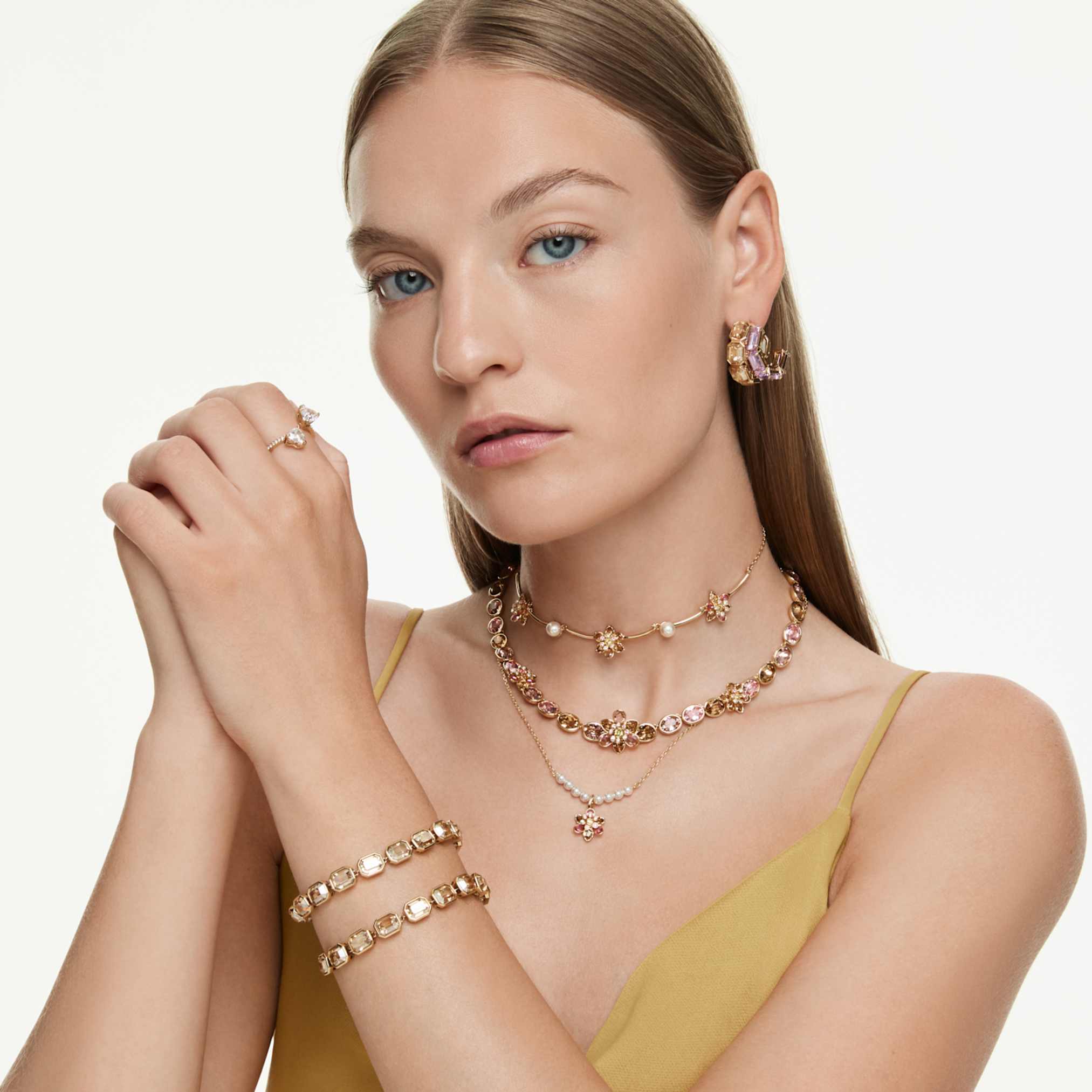 Swarovski Idyllia necklace Mixed cuts, Flower, Multicolored, 18K gold finish